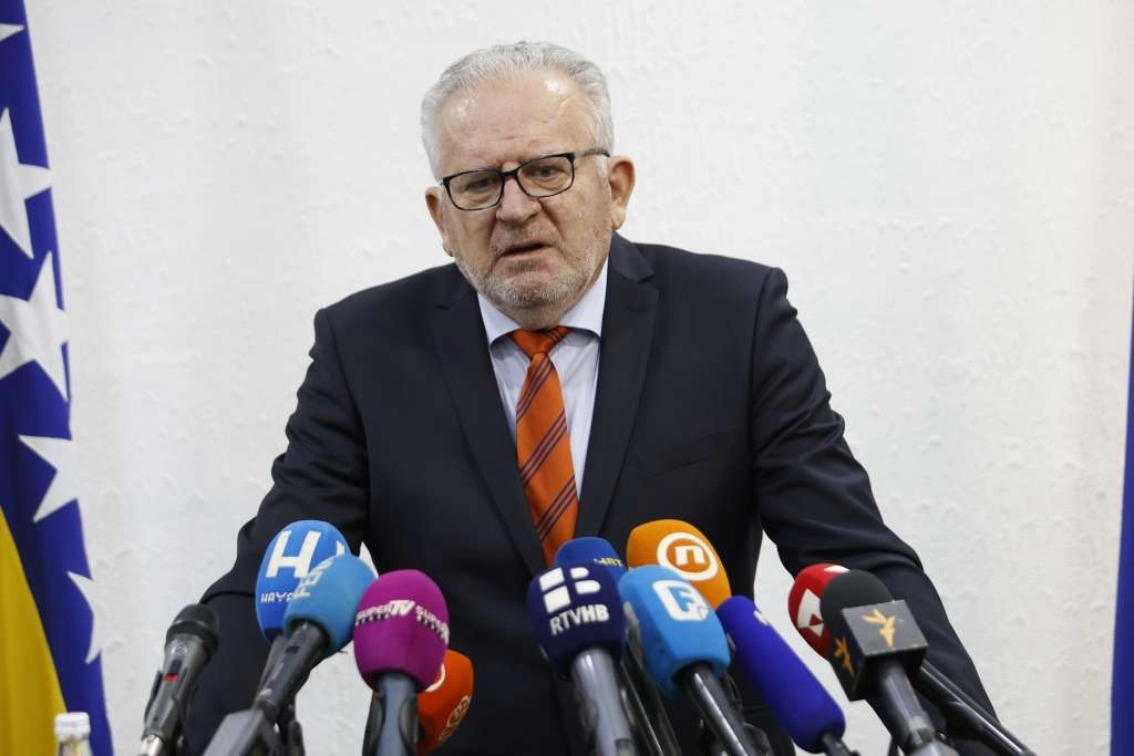 ESV prihvatilo odluku Vlade FBiH da najniža plata iznosi 1.000 KM, slijedi set mjera za rasterećenje privrednih subjekata